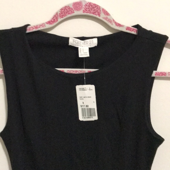 Forever 21 black pleated dress. - Picture 2 of 6